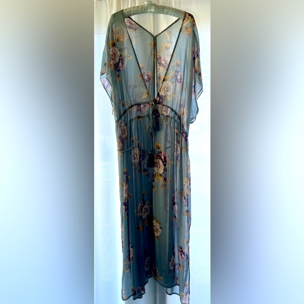 Xhilaration XXL duster dress Beautiful vintage look with floral print